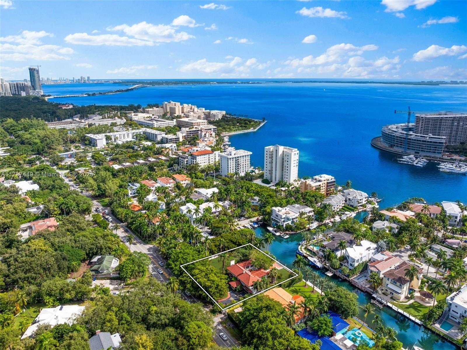 Small Image of 1716 SOUTH BAYSHORE DR, Miami Number 6