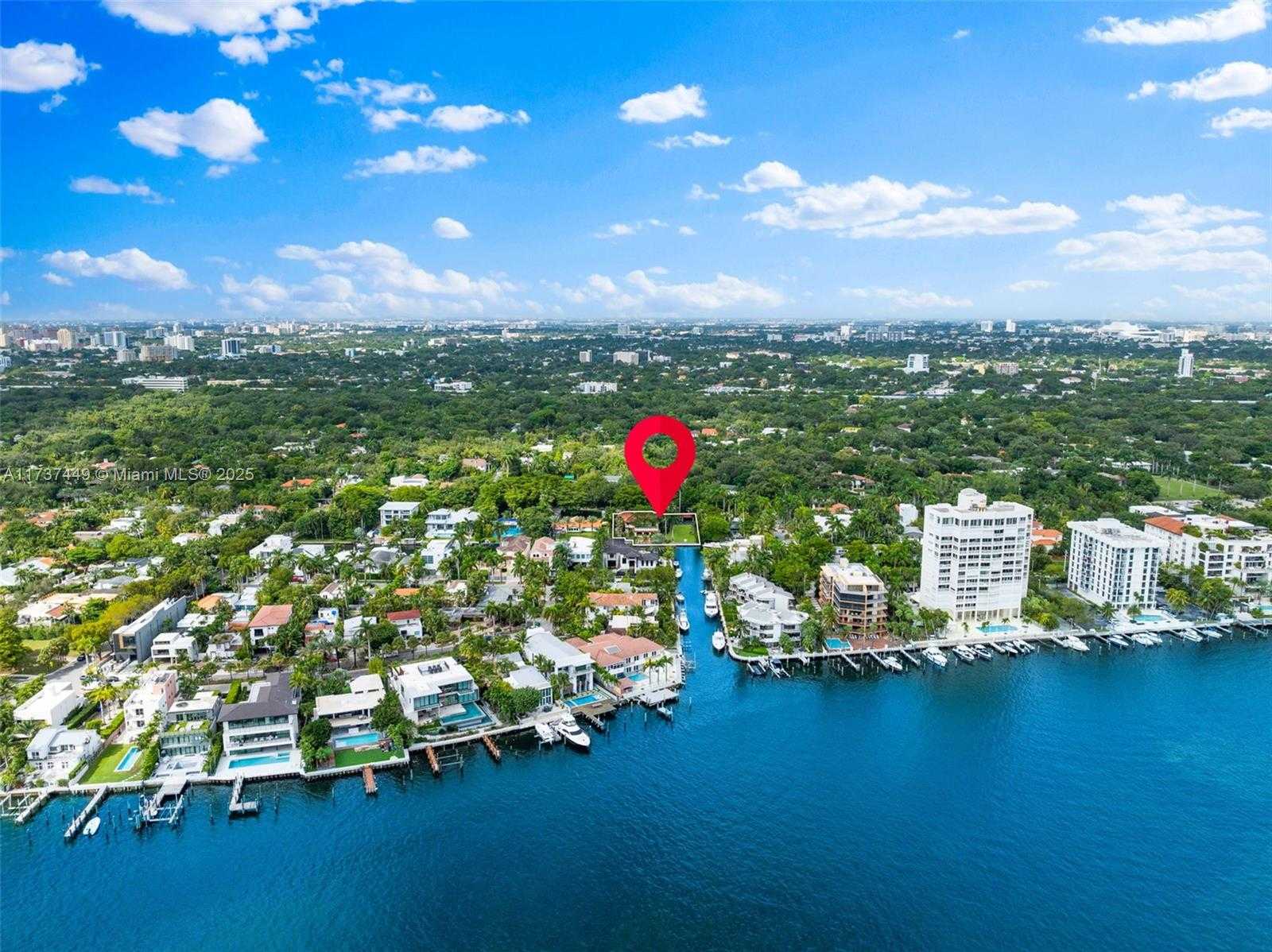 Small Image of 1716 SOUTH BAYSHORE DR, Miami Number 9