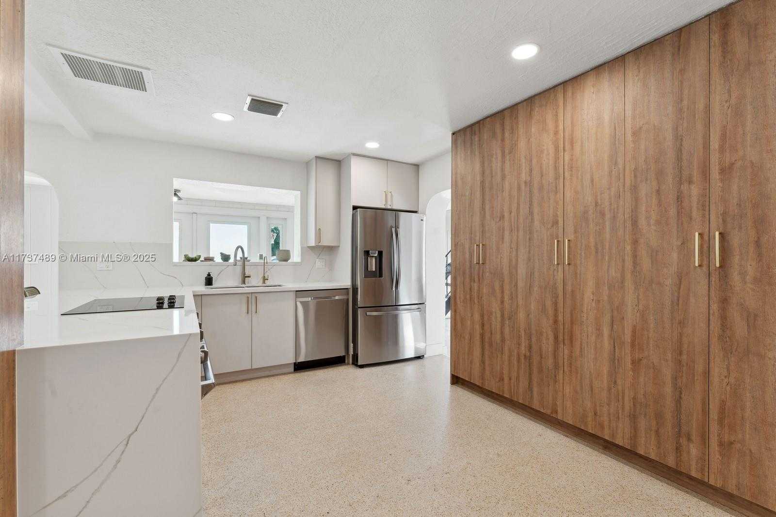 Small Image of 951 BUCHANAN ST, Hollywood Number 10