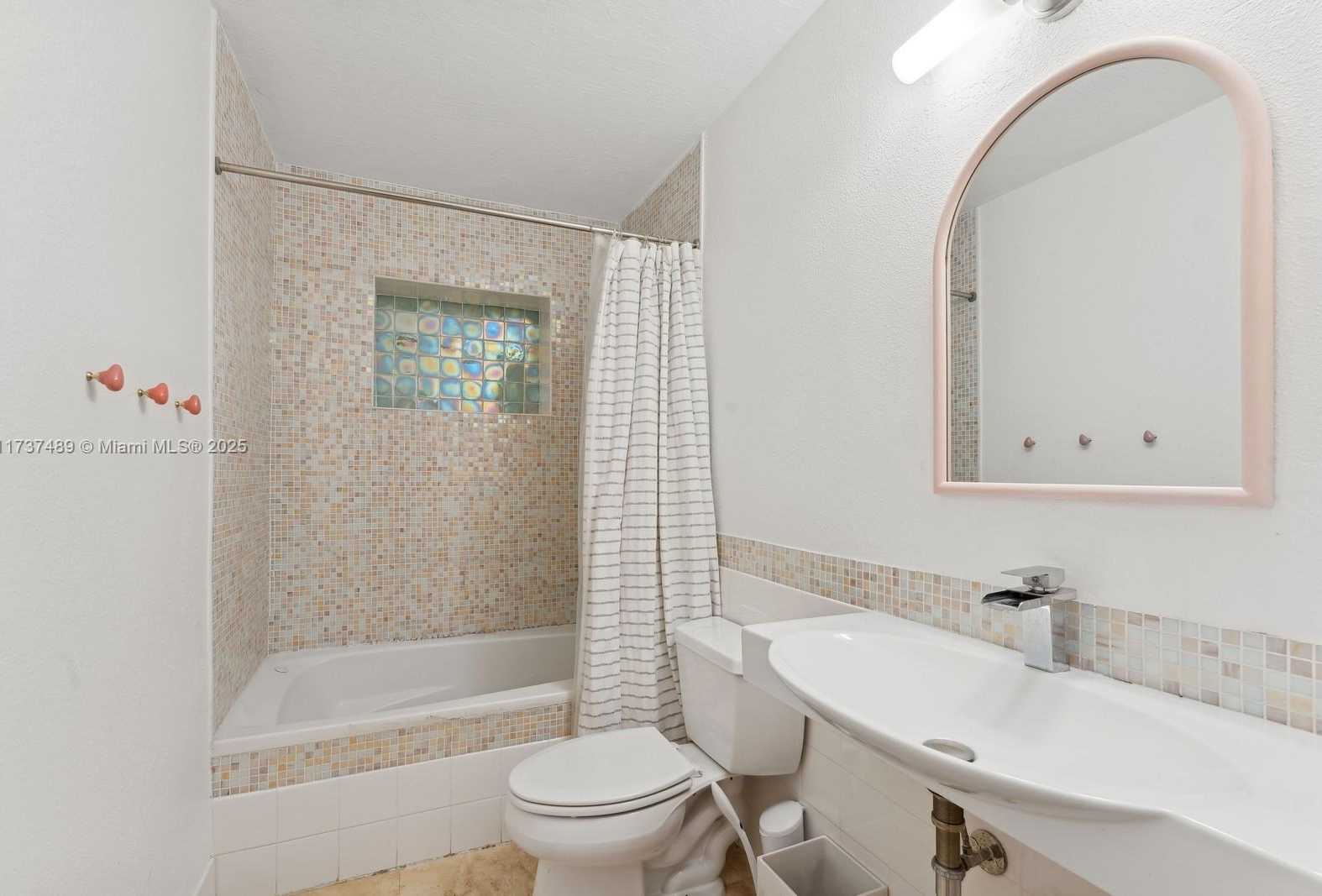 Small Image of 951 BUCHANAN ST, Hollywood Number 21