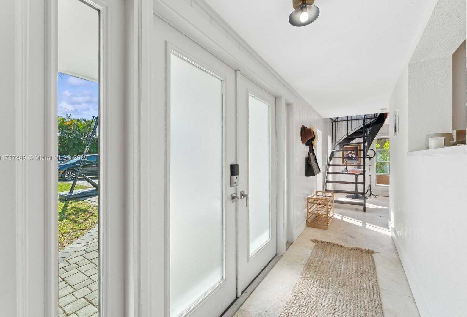 Small Image of 951 BUCHANAN ST, Hollywood Number 4