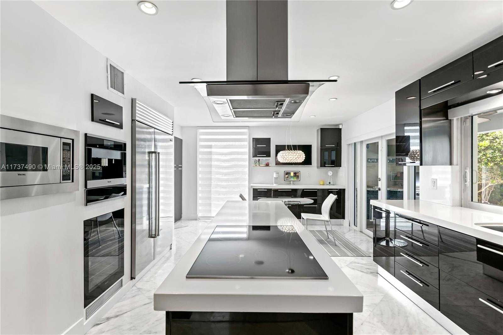 Small Image of 1251 KANE CONCOURSE, Bay Harbor Islands Number 16