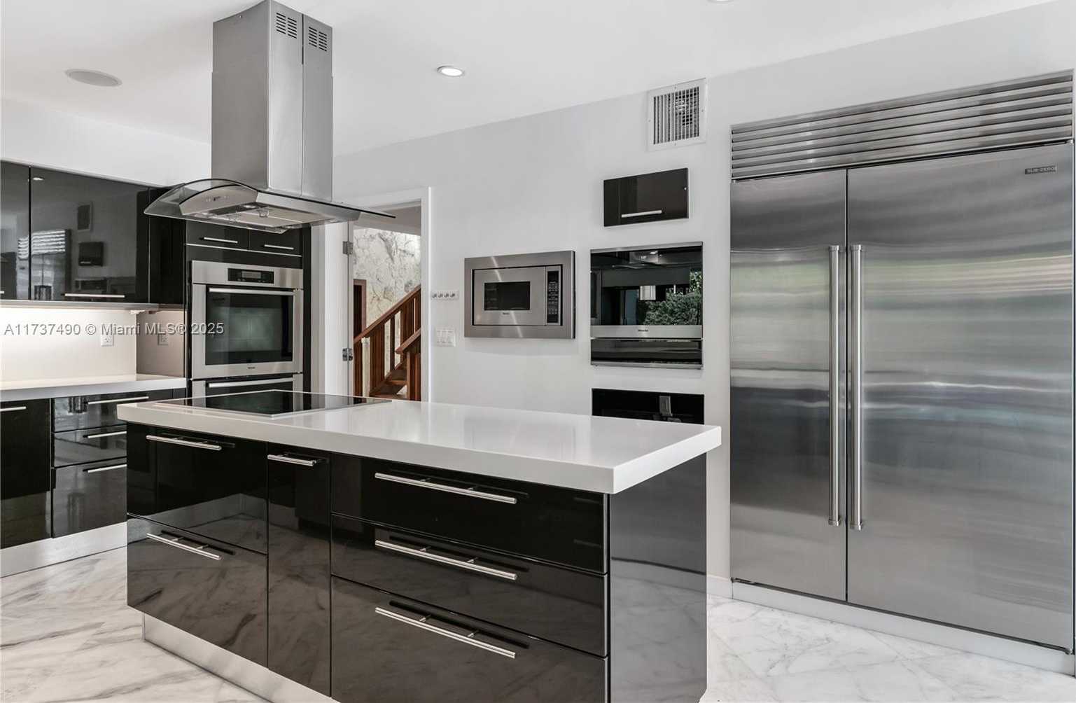Small Image of 1251 KANE CONCOURSE, Bay Harbor Islands Number 17