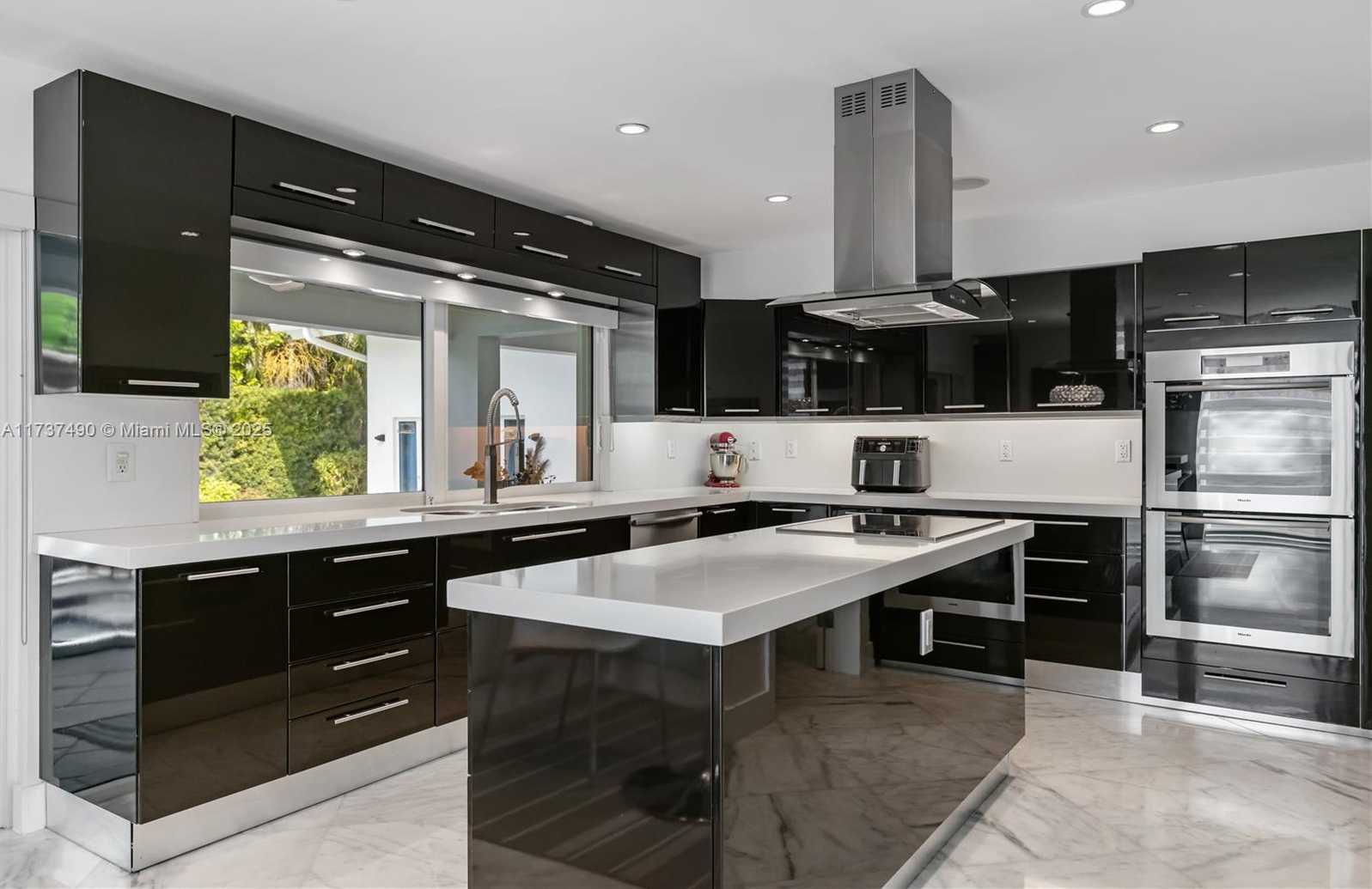 Small Image of 1251 KANE CONCOURSE, Bay Harbor Islands Number 19