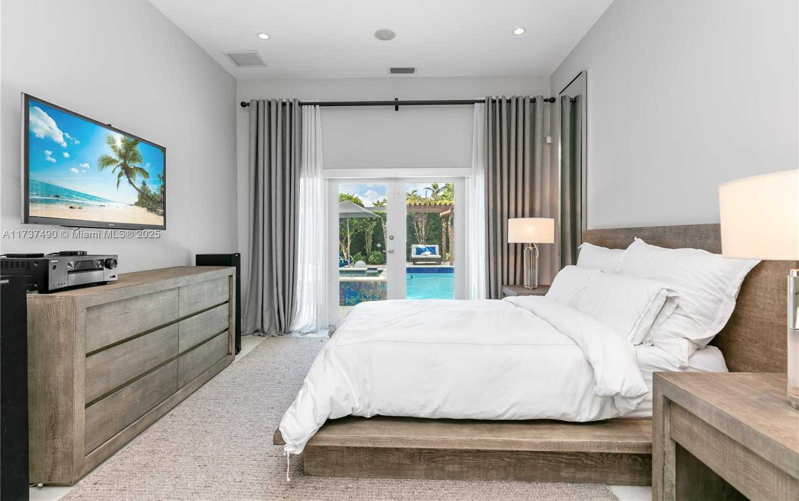 Small Image of 1251 KANE CONCOURSE, Bay Harbor Islands Number 24