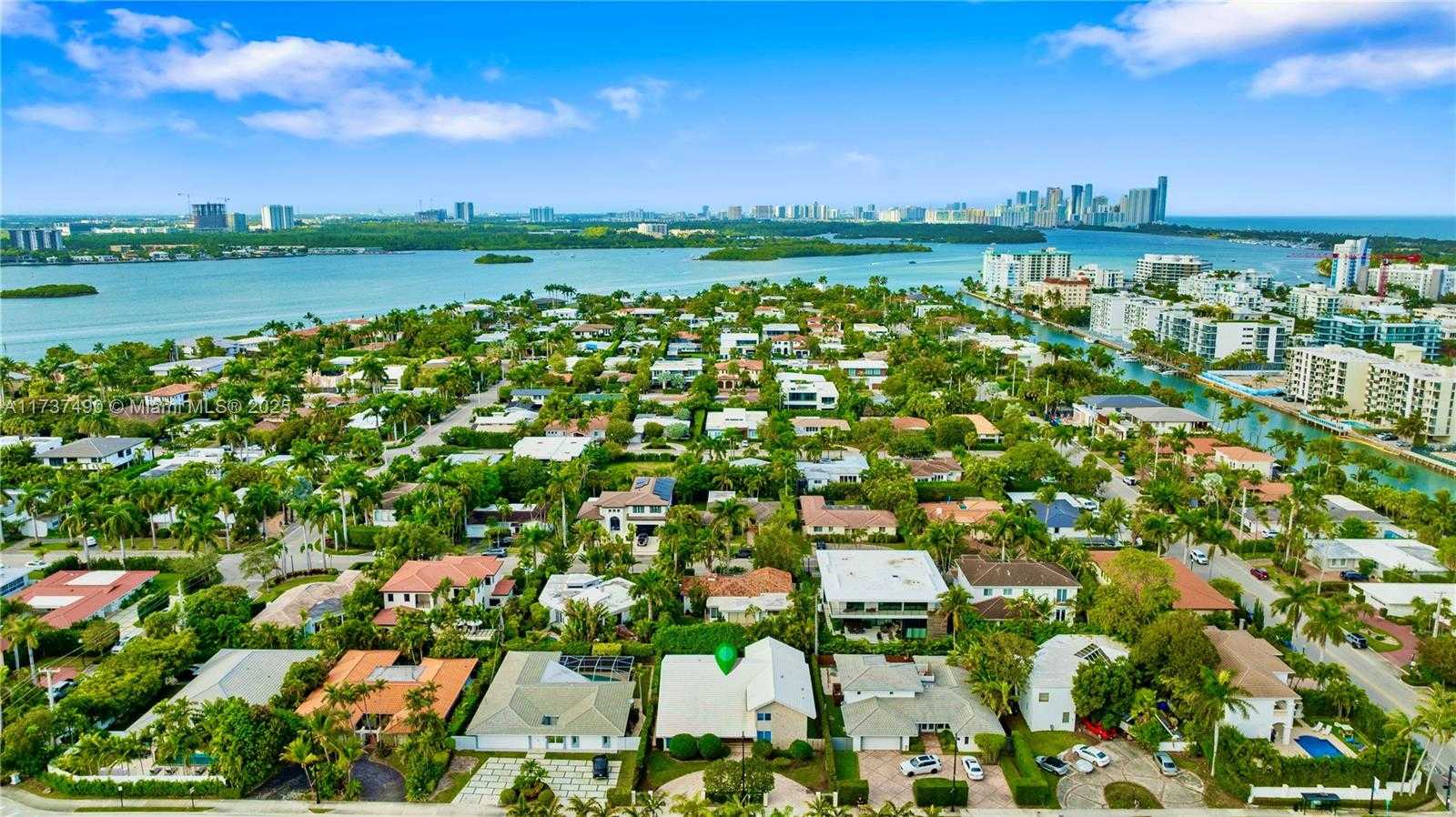 Small Image of 1251 KANE CONCOURSE, Bay Harbor Islands Number 3