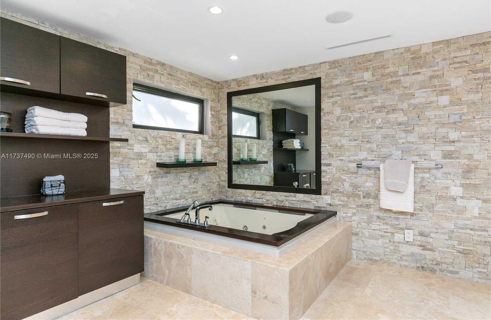 Small Image of 1251 KANE CONCOURSE, Bay Harbor Islands Number 32