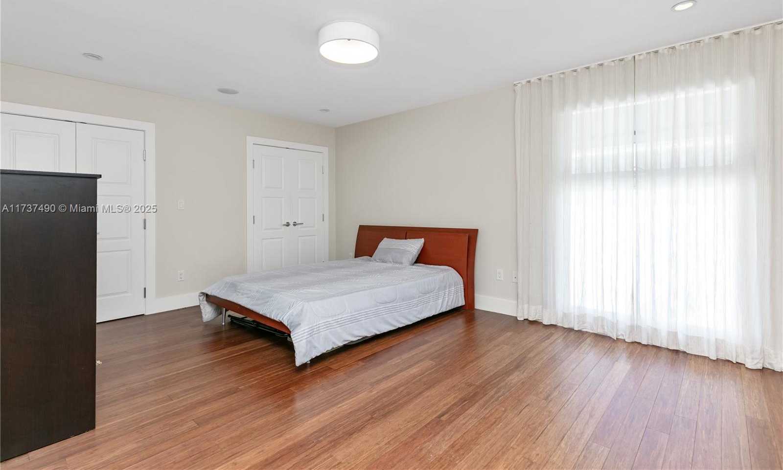 Small Image of 1251 KANE CONCOURSE, Bay Harbor Islands Number 37