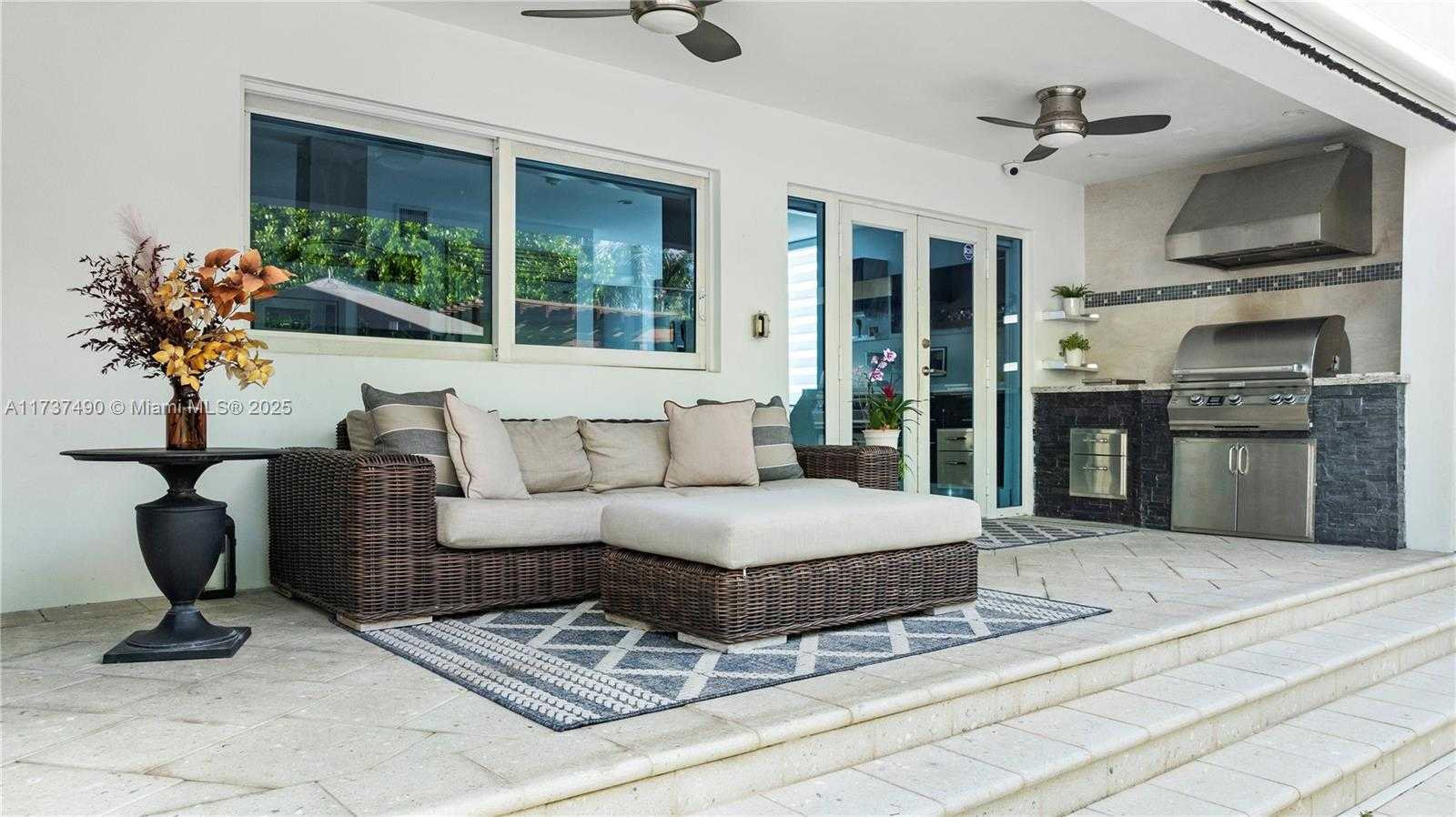 Small Image of 1251 KANE CONCOURSE, Bay Harbor Islands Number 50