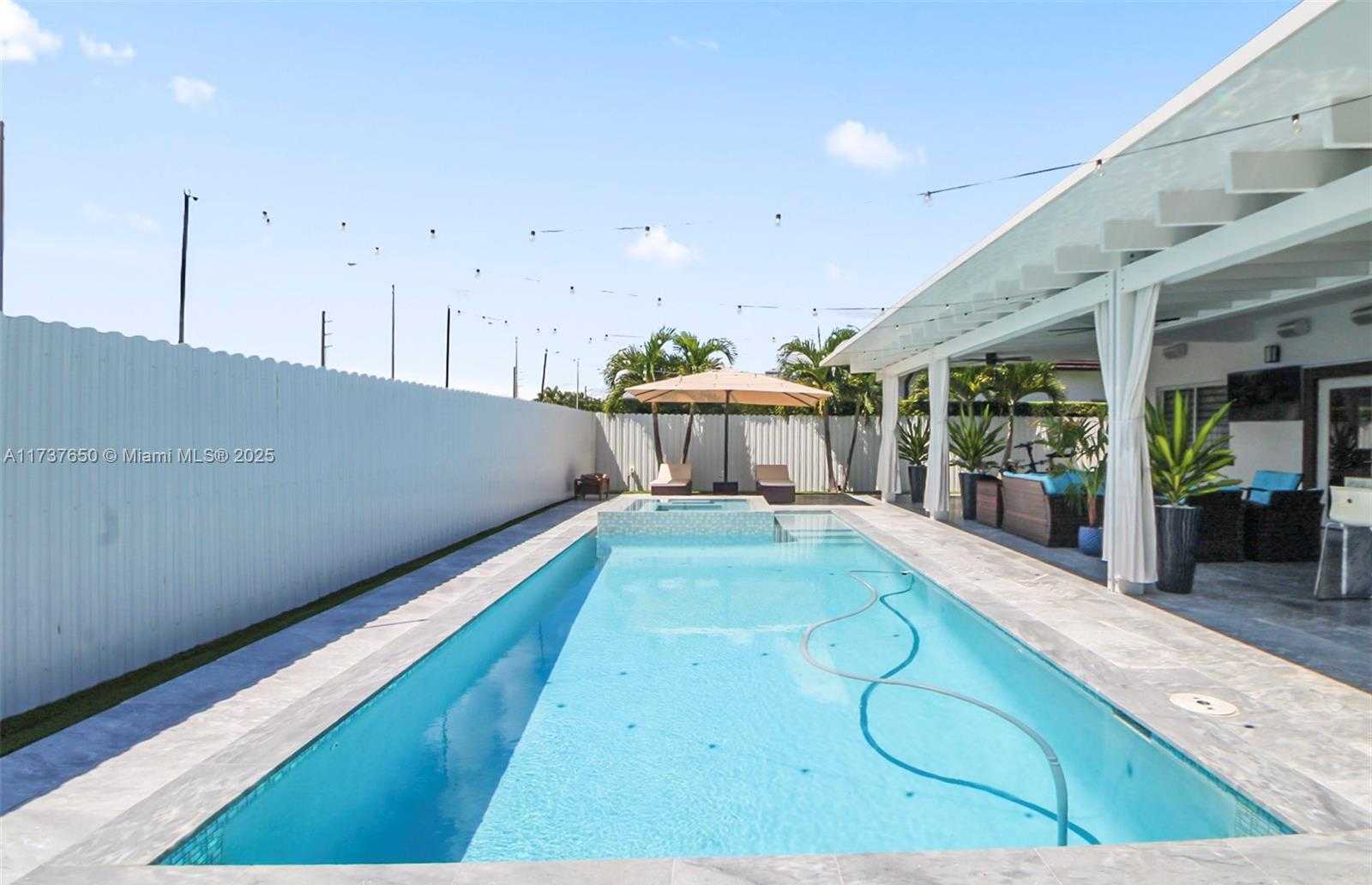 Small Image of 10290 SOUTH WEST 7TH TER, Sweetwater Number 38