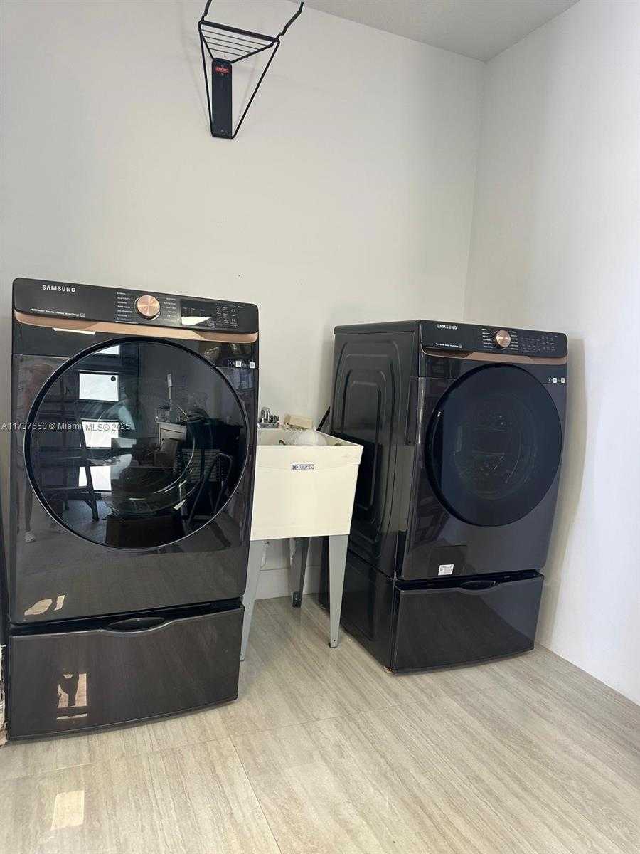 Small Image of 10290 SOUTH WEST 7TH TER, Sweetwater Number 55