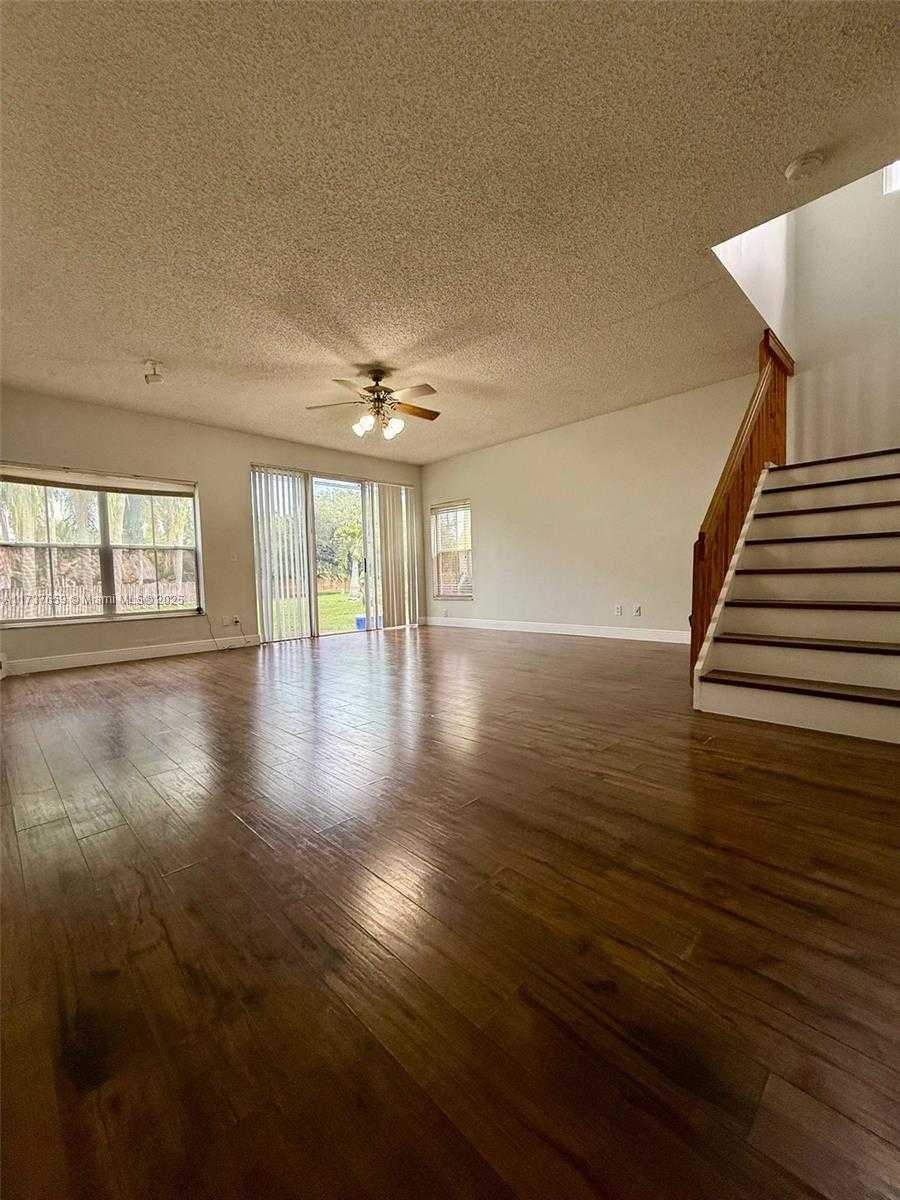 Small Image of 201 NORTH WEST 207TH AVE, Pembroke Pines Number 3