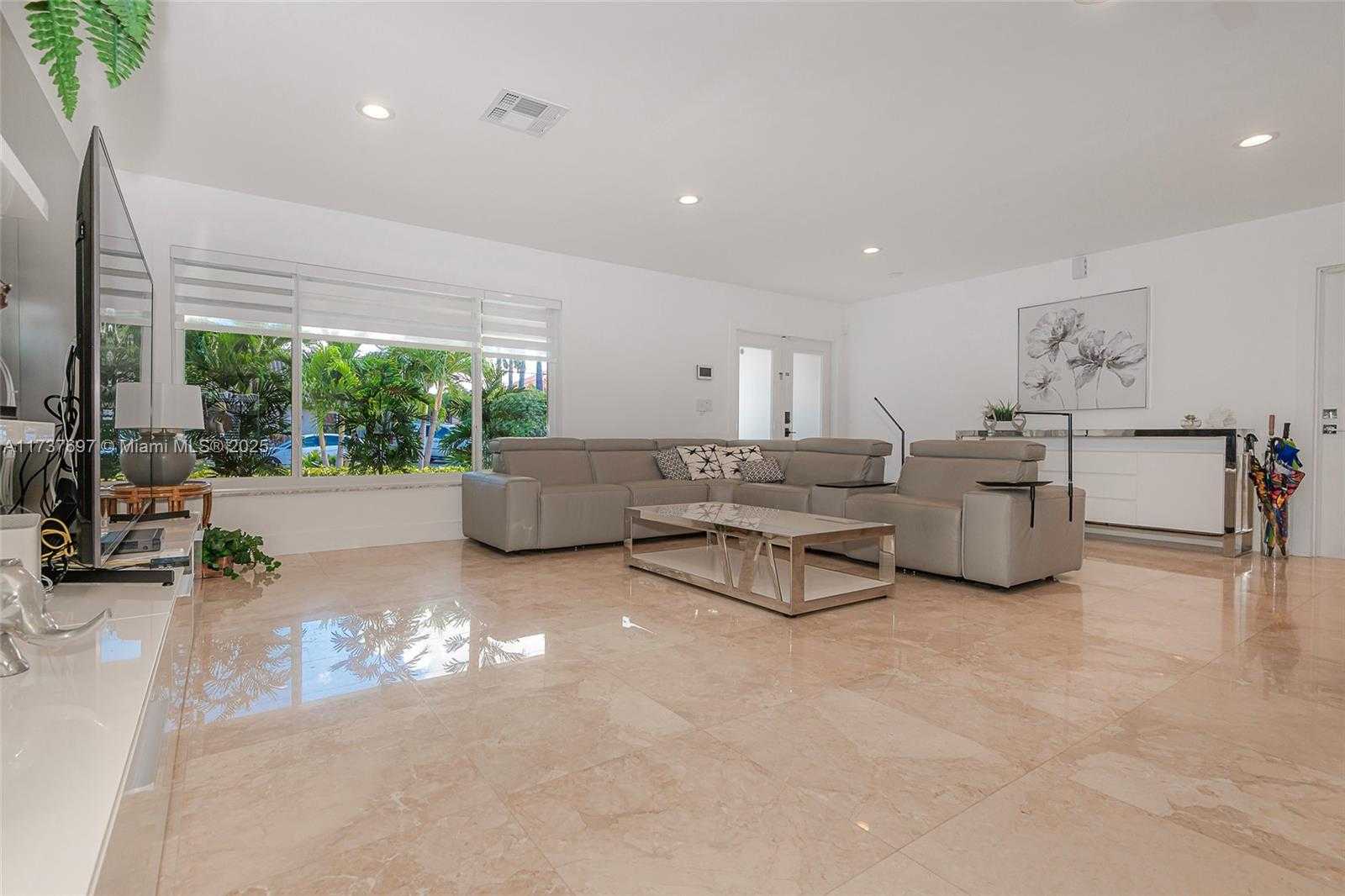 Small Image of 3071 NORTH EAST 47TH ST, Fort Lauderdale Number 13