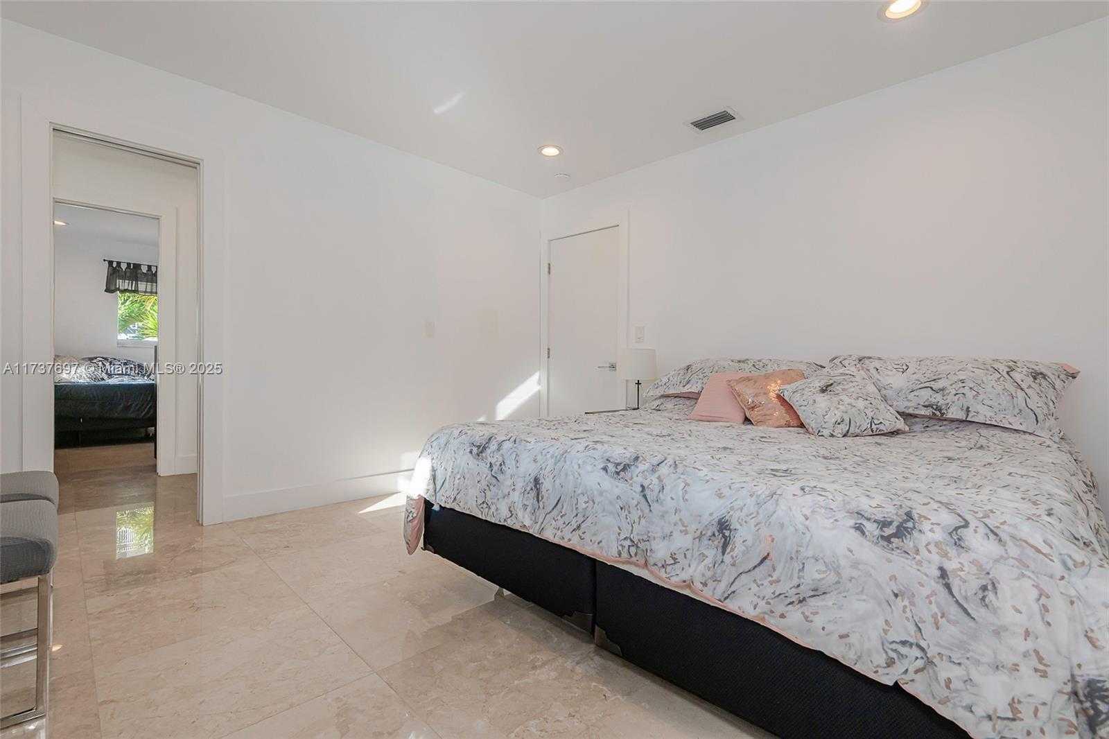 Small Image of 3071 NORTH EAST 47TH ST, Fort Lauderdale Number 28