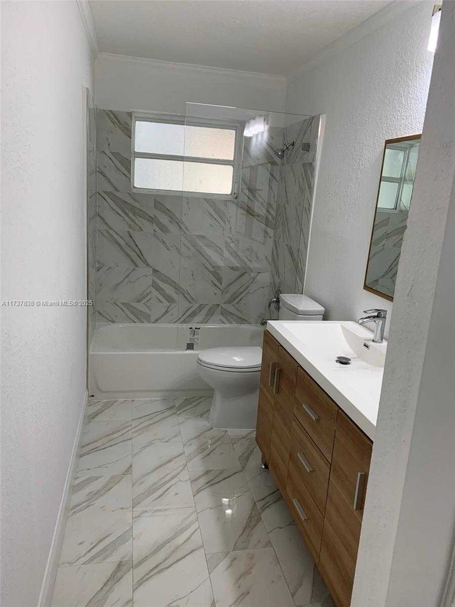 Small Image of 8415 SOUTH WEST 144TH ST, Palmetto Bay Number 3