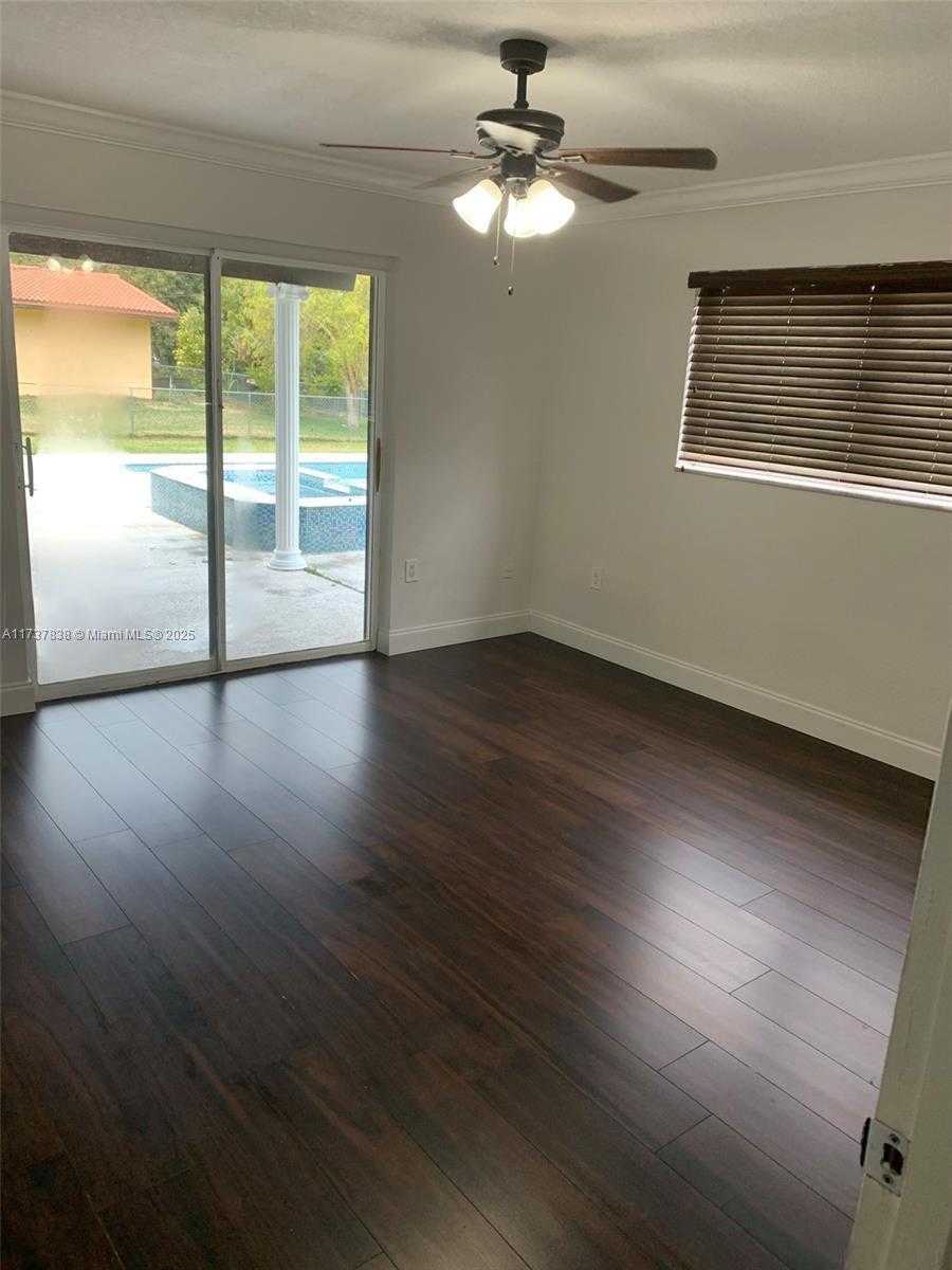 Small Image of 8415 SOUTH WEST 144TH ST, Palmetto Bay Number 4