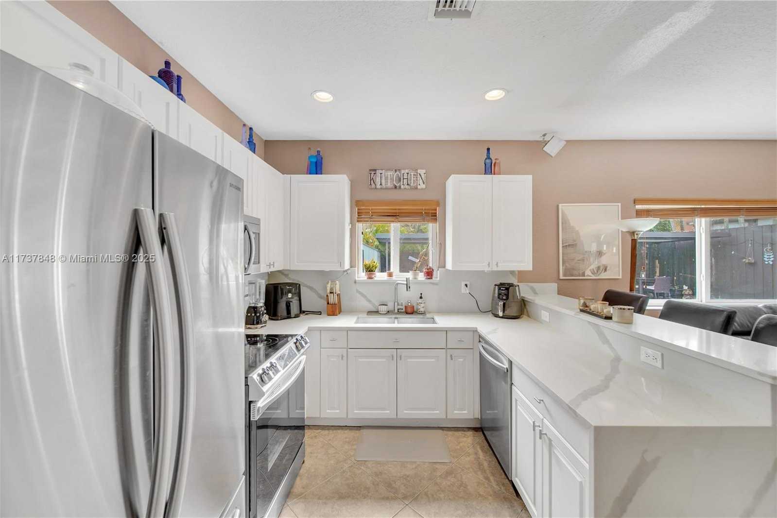 Small Image of 15606 SOUTH WEST 9TH LN, Miami Number 11