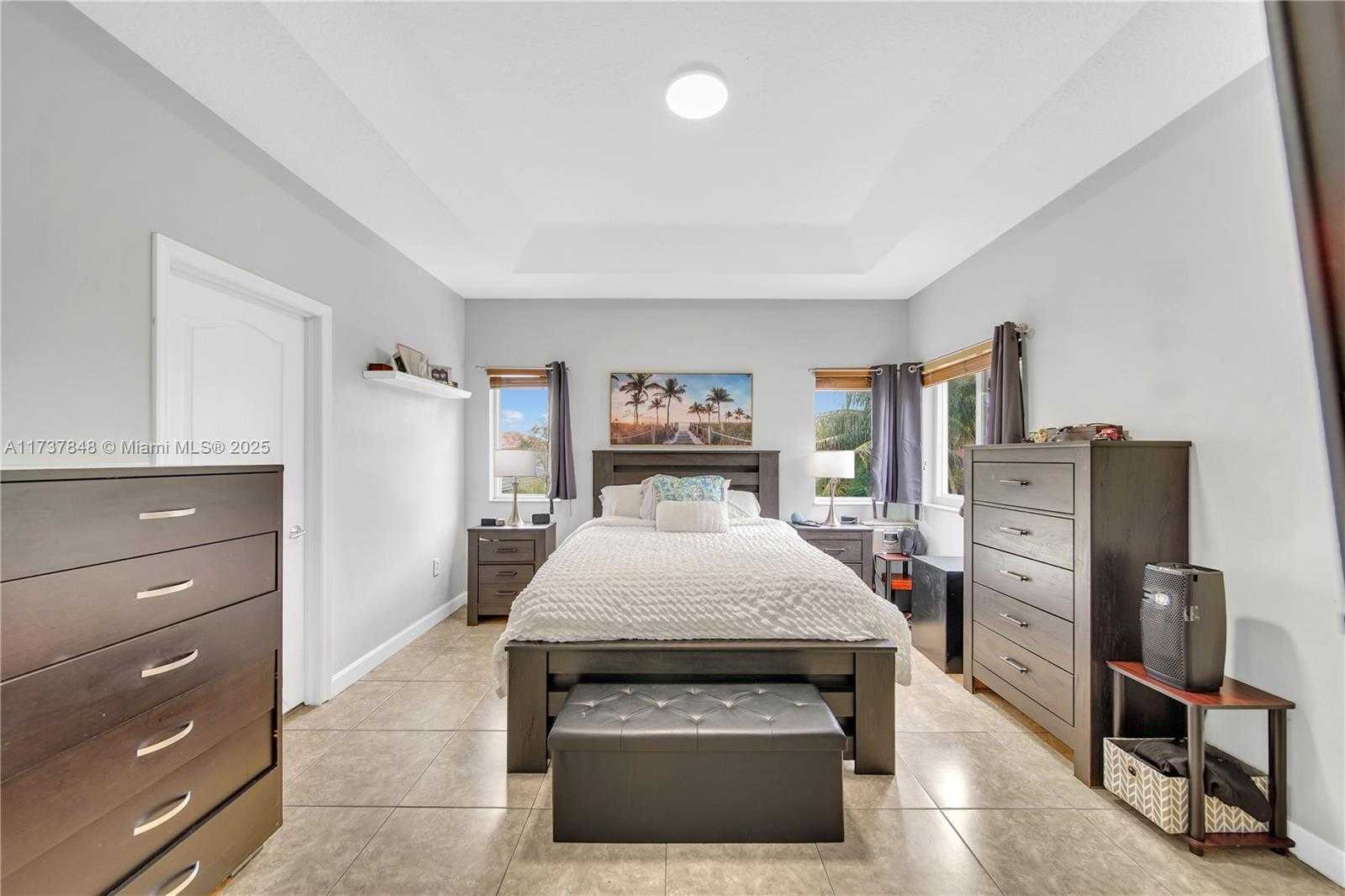Small Image of 15606 SOUTH WEST 9TH LN, Miami Number 14