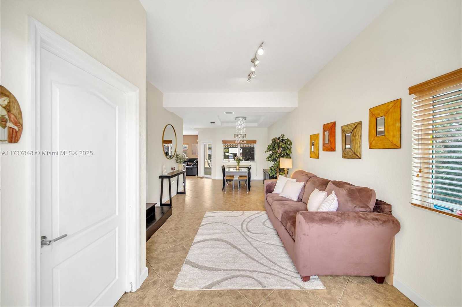 Small Image of 15606 SOUTH WEST 9TH LN, Miami Number 4