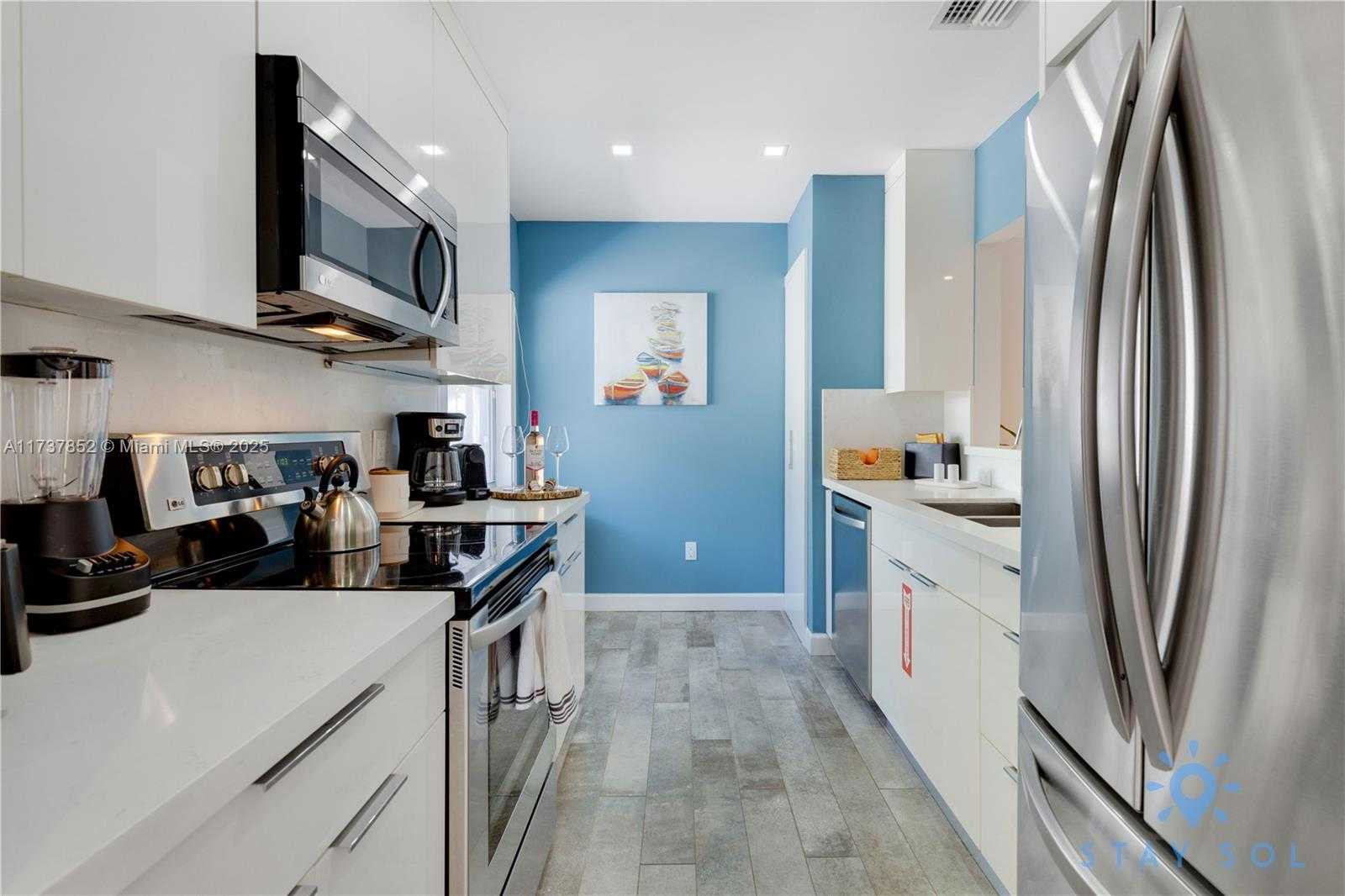 Small Image of 328 Missouri St, Hollywood, FL 33019, USA Number 10