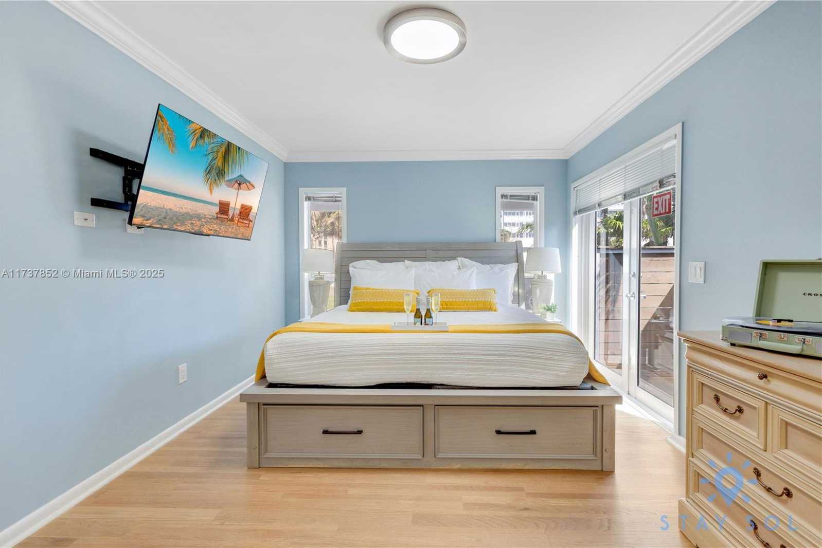Small Image of 328 Missouri St, Hollywood, FL 33019, USA Number 24