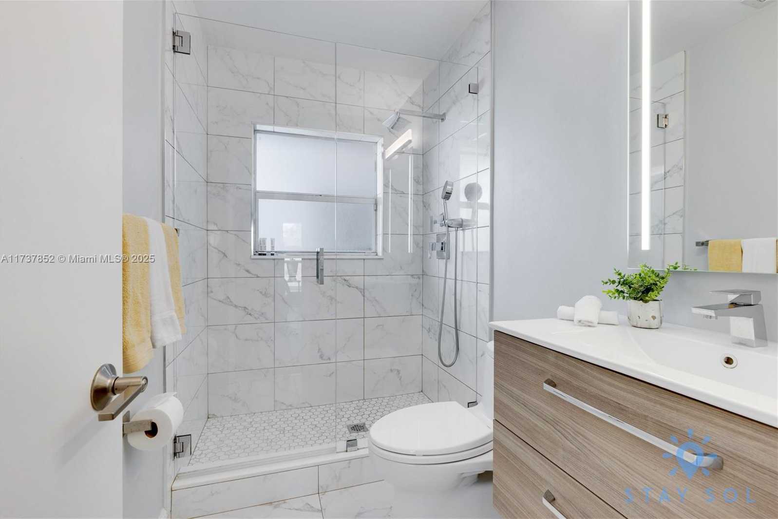 Small Image of 328 Missouri St, Hollywood, FL 33019, USA Number 29