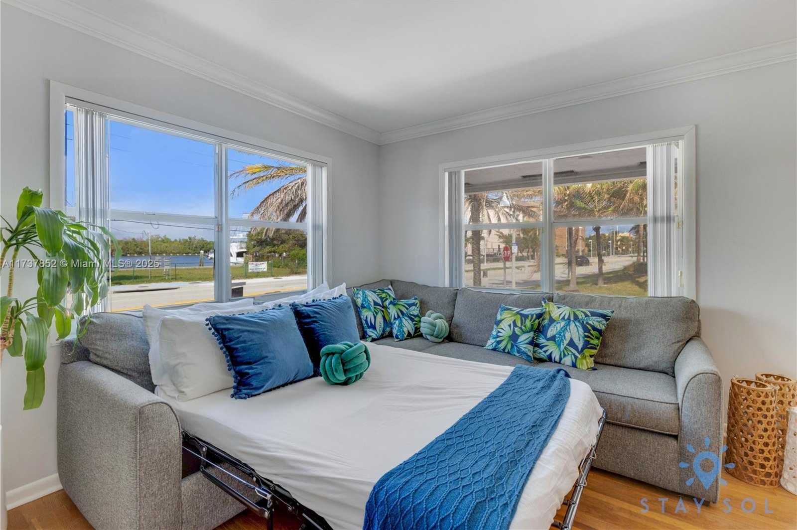 Small Image of 328 Missouri St, Hollywood, FL 33019, USA Number 30