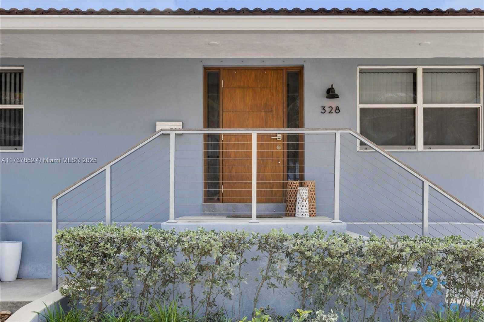 Small Image of 328 Missouri St, Hollywood, FL 33019, USA Number 36