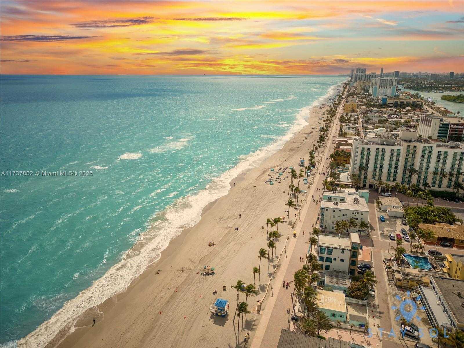 Small Image of 328 Missouri St, Hollywood, FL 33019, USA Number 41