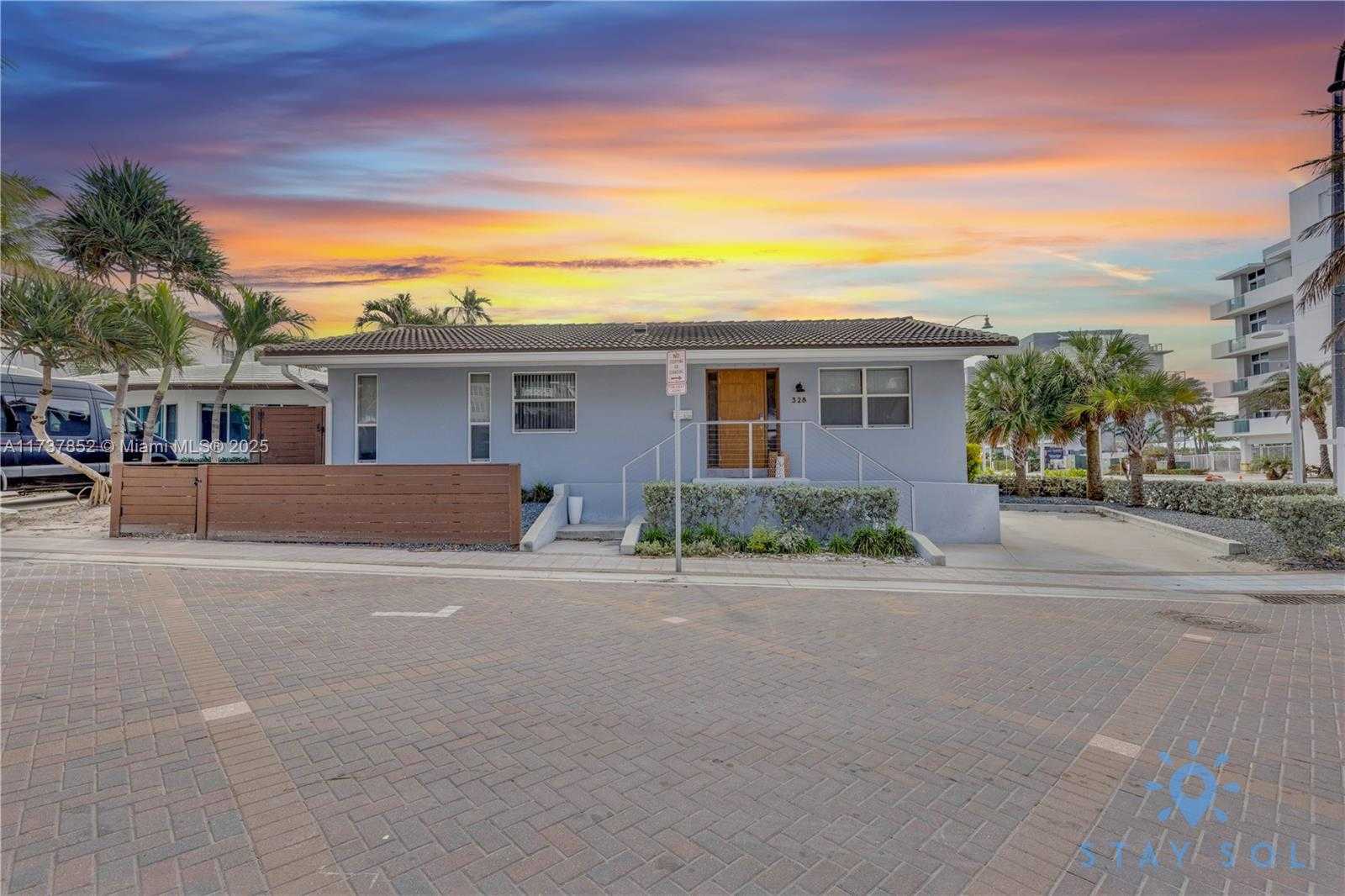 Small Image of 328 Missouri St, Hollywood, FL 33019, USA Number 5