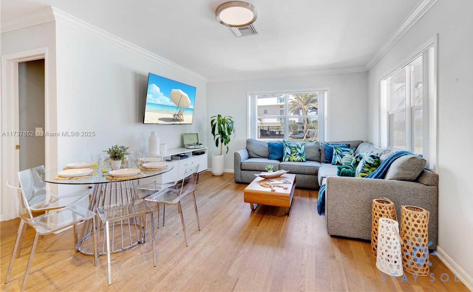 Small Image of 328 Missouri St, Hollywood, FL 33019, USA Number 7