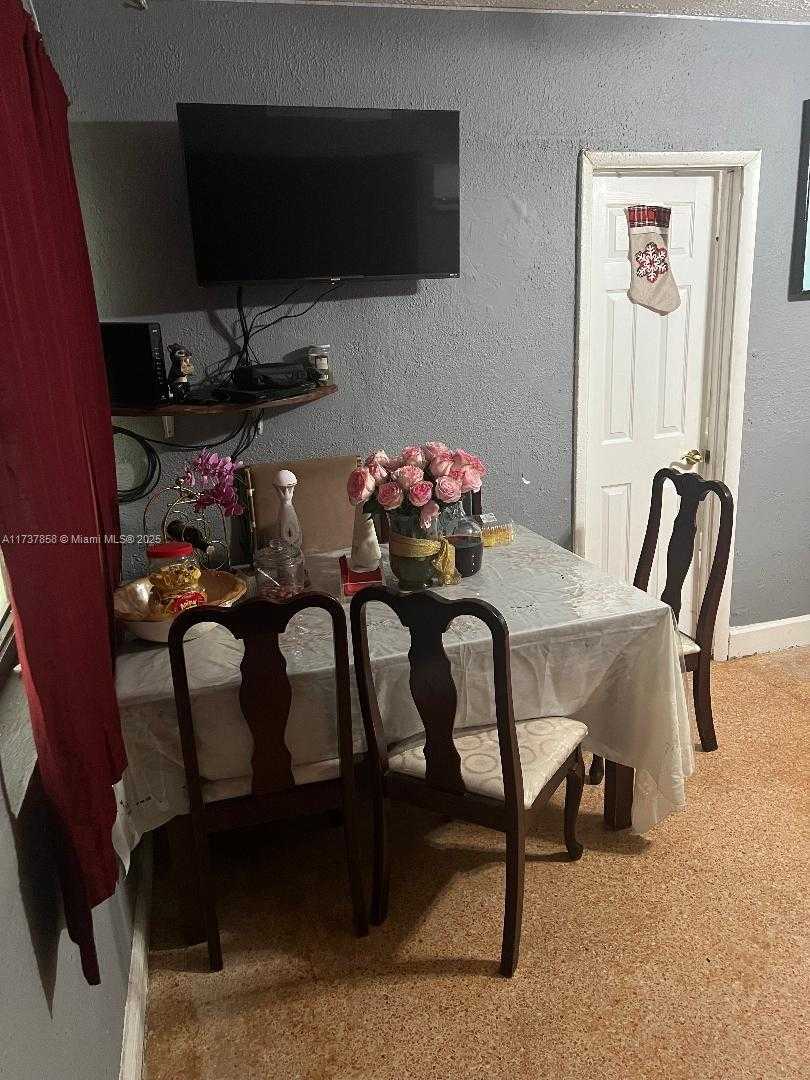 Small Image of 2381 NORTH EAST 137 ST, North Miami Beach Number 3