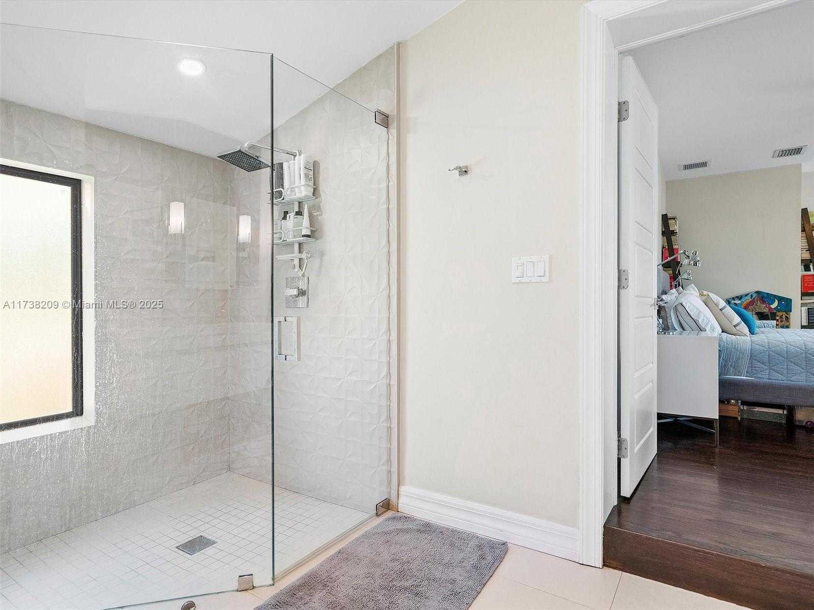 Small Image of 339 NORTH EAST 100TH ST, Miami Shores Number 31