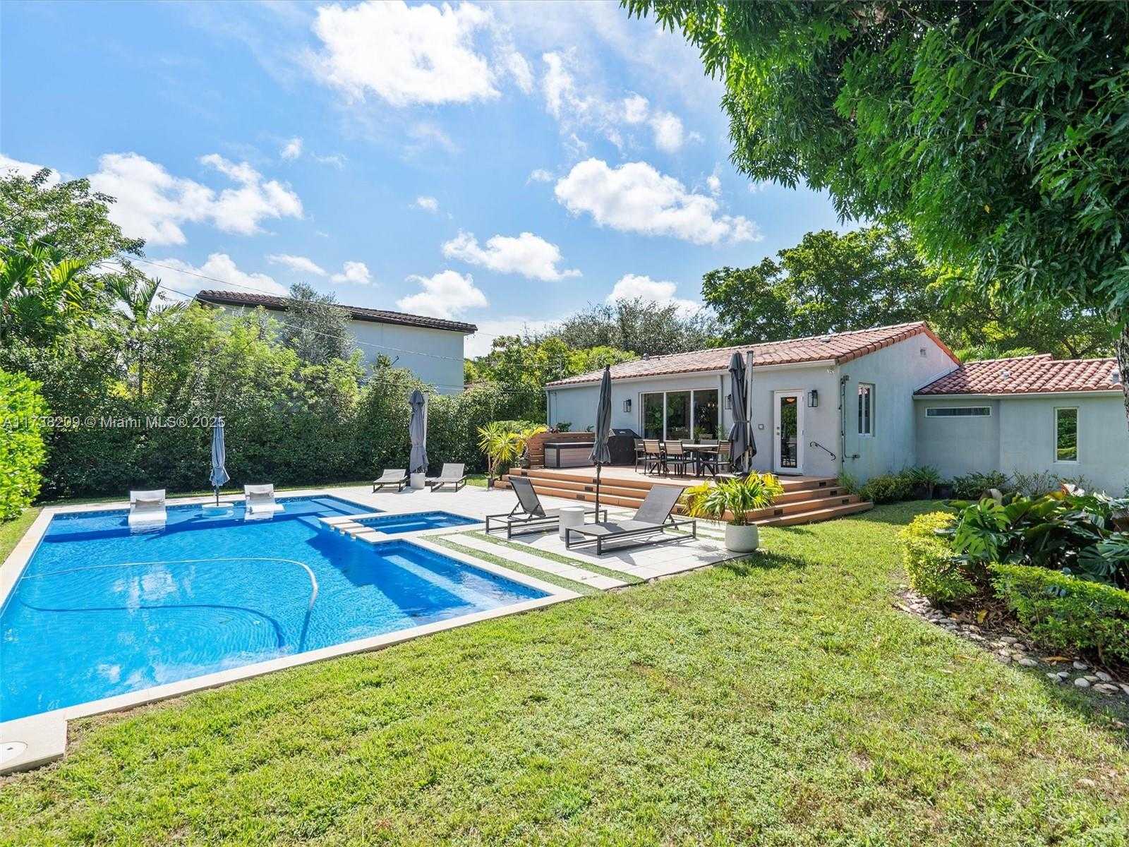Small Image of 339 NORTH EAST 100TH ST, Miami Shores Number 32
