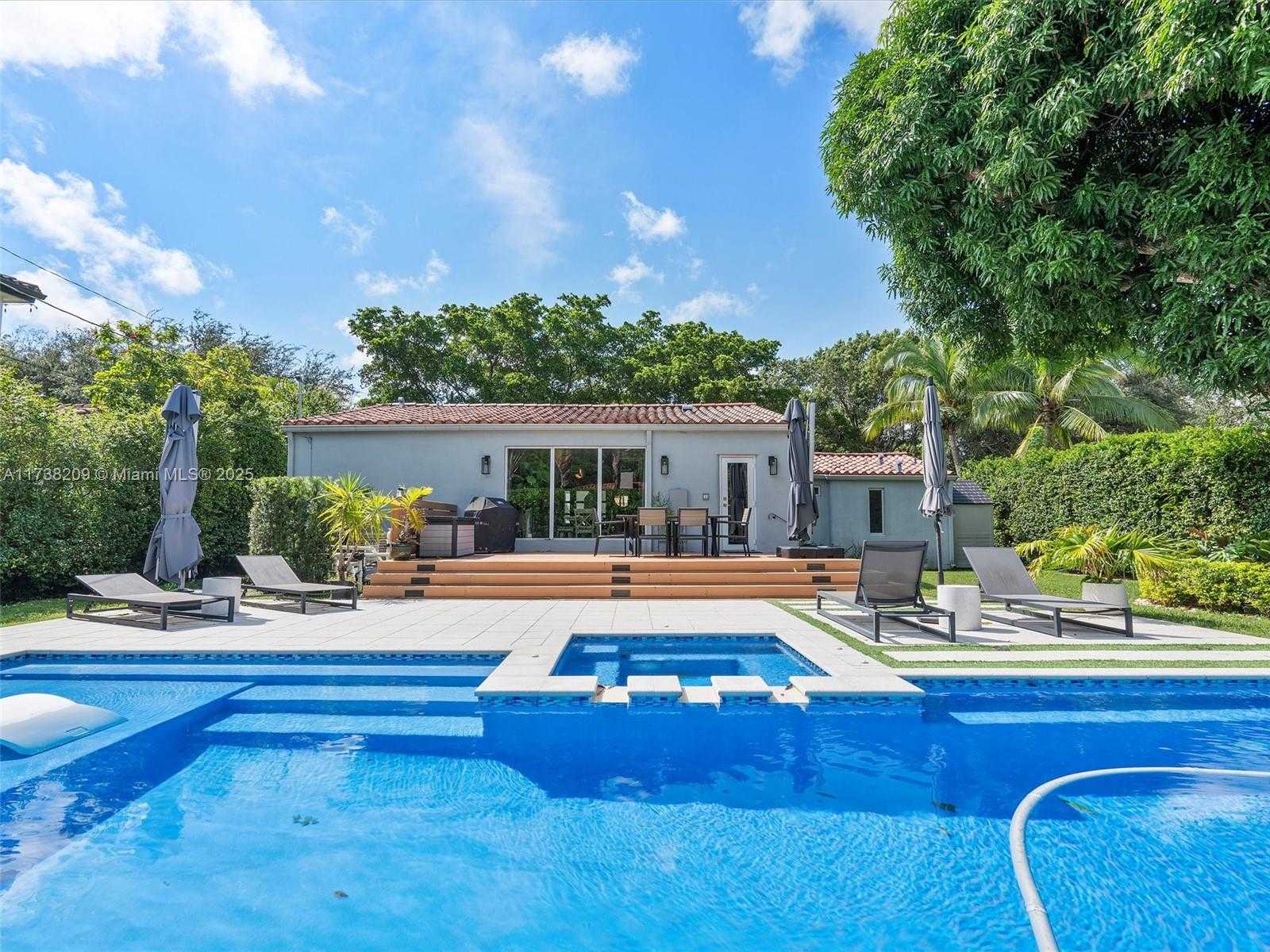 Small Image of 339 NORTH EAST 100TH ST, Miami Shores Number 37
