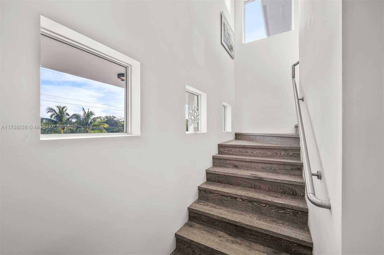 Small Image of 66 SOUTH ANDROS RD, Key Largo Number 25