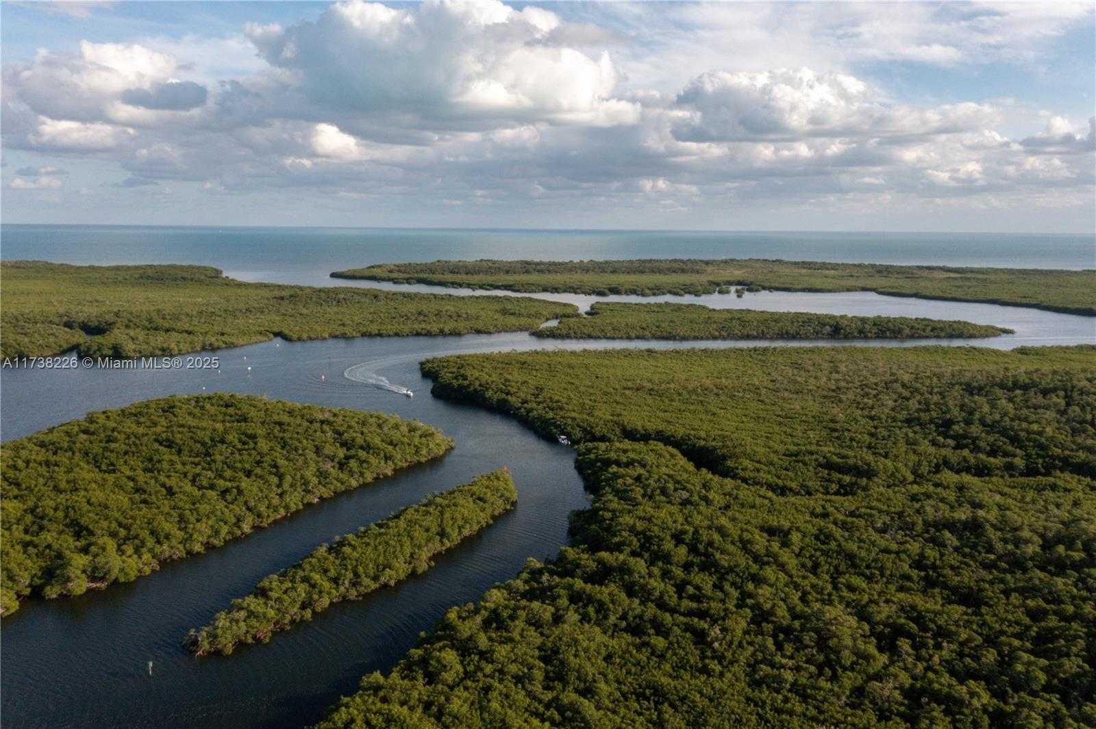 Small Image of 66 SOUTH ANDROS RD, Key Largo Number 51
