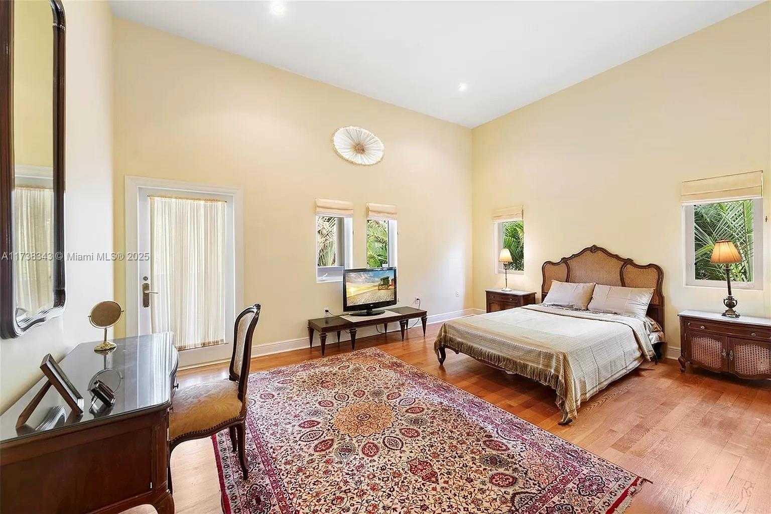Small Image of 4191 LYBYER AVE, Coconut Grove Number 14