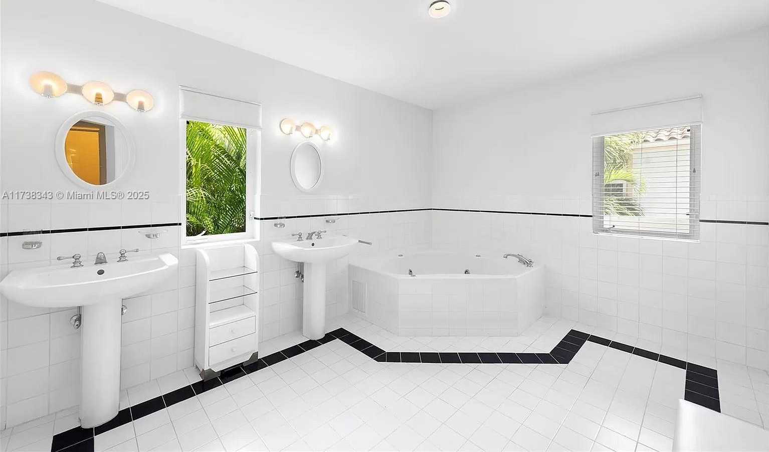 Small Image of 4191 LYBYER AVE, Coconut Grove Number 15