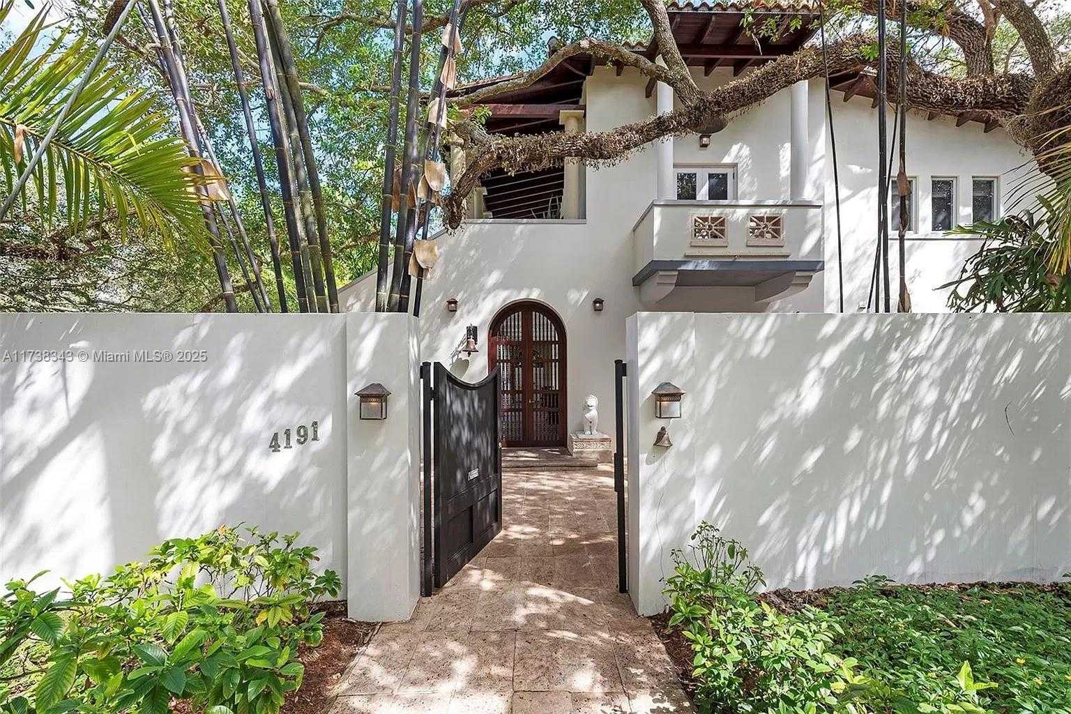 Small Image of 4191 LYBYER AVE, Coconut Grove Number 2