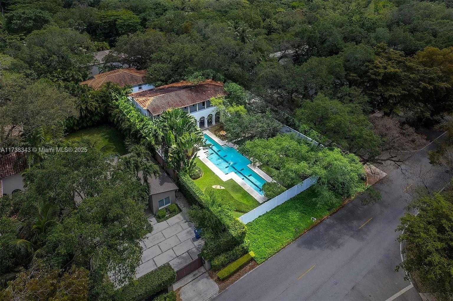 Small Image of 4191 LYBYER AVE, Coconut Grove Number 23