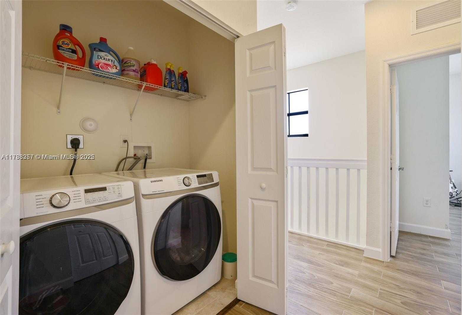 Small Image of 516 SOUTH EAST 35TH TER, Homestead Number 11