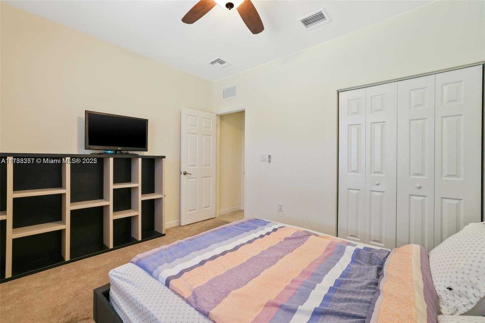 Small Image of 516 SOUTH EAST 35TH TER, Homestead Number 12
