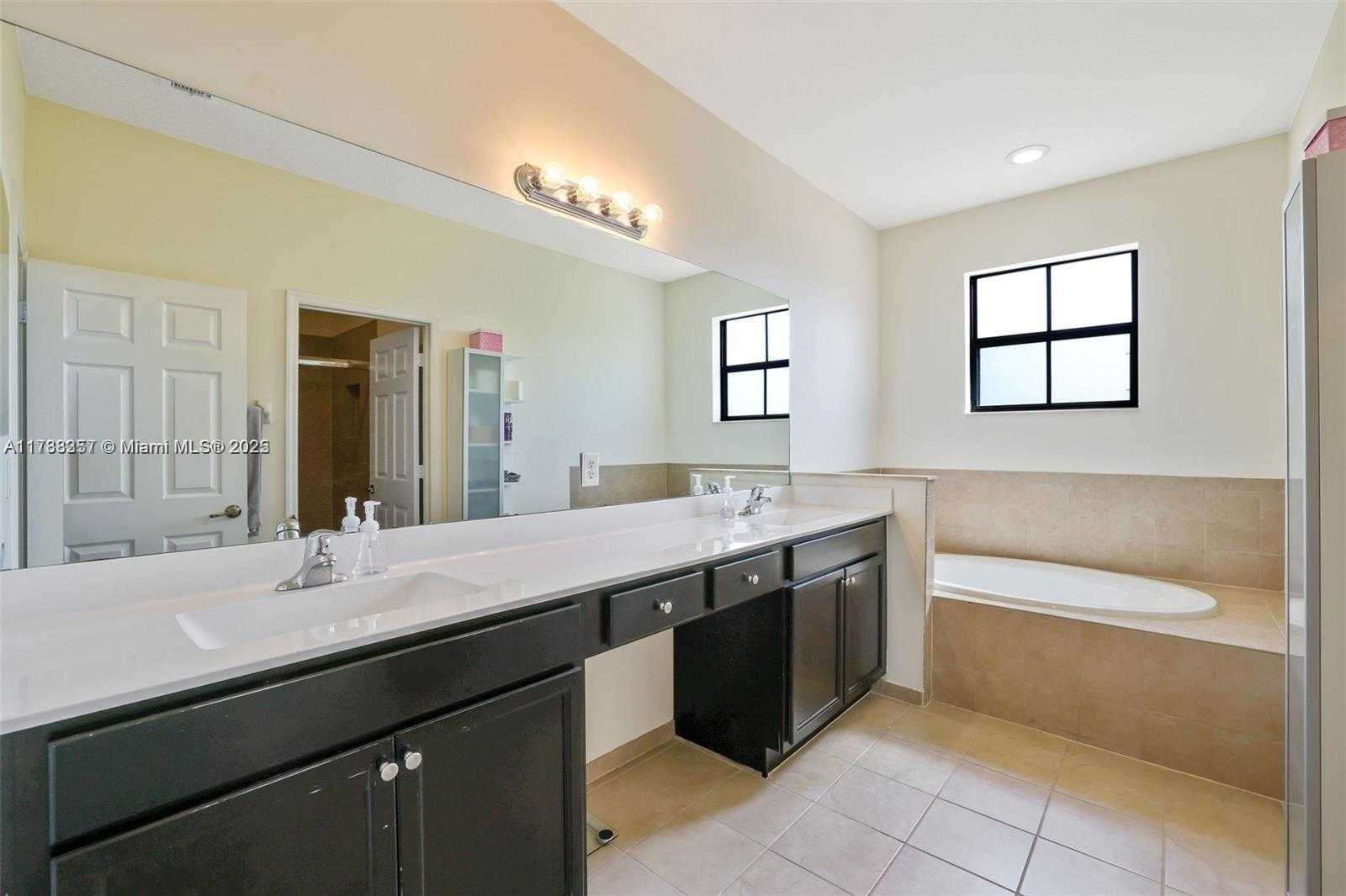 Small Image of 516 SOUTH EAST 35TH TER, Homestead Number 8