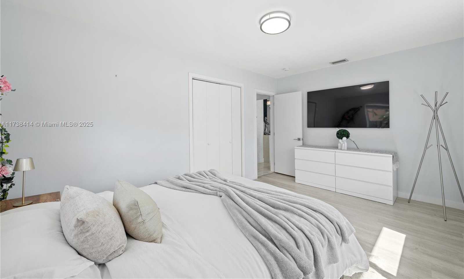 Small Image of 1410 SOUTH 22ND AVE, Hollywood Number 21