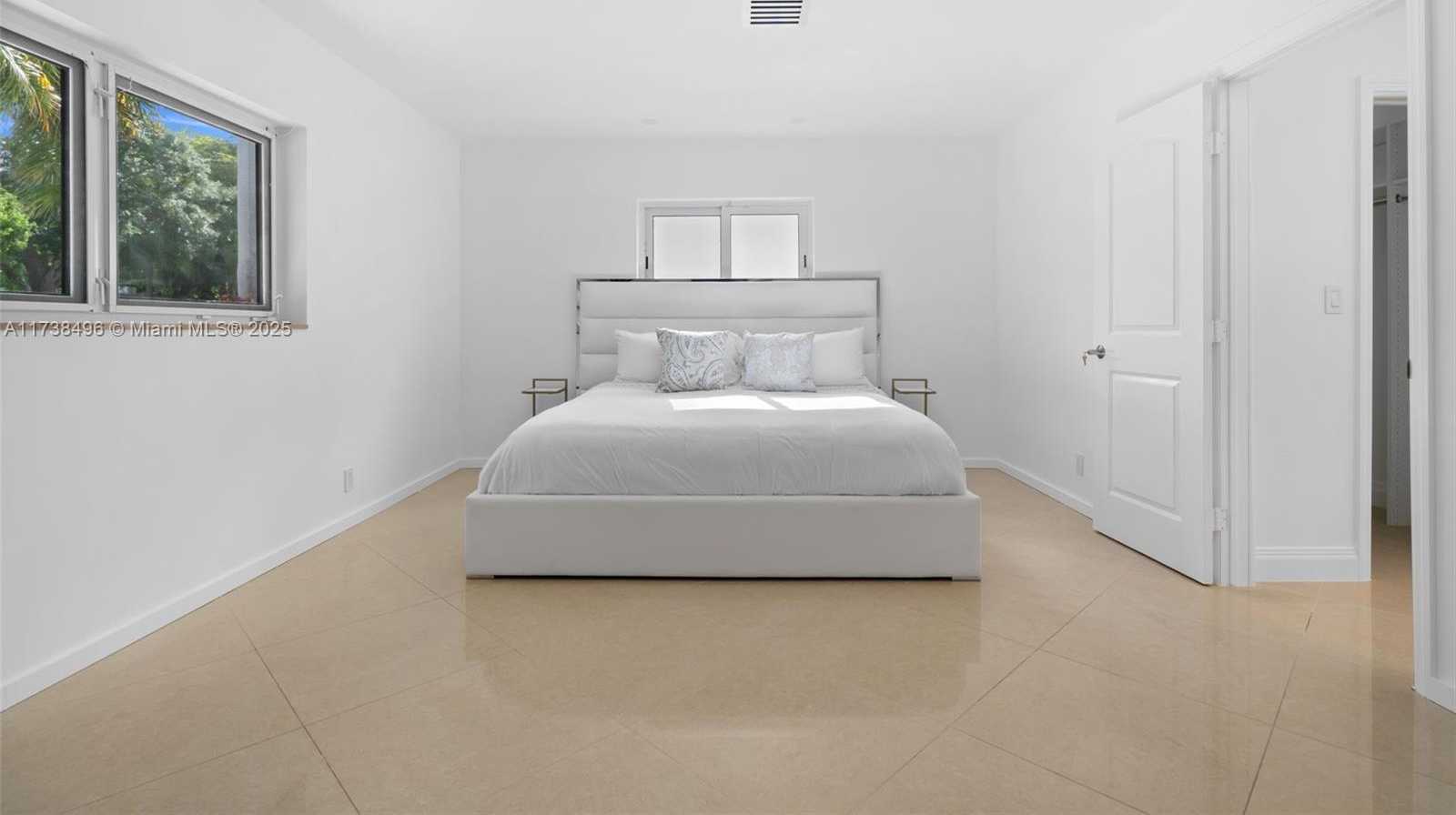 Small Image of 1144 ADAMS ST, Hollywood Number 18