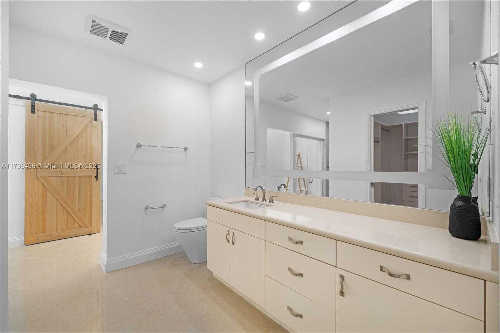 Small Image of 1144 ADAMS ST, Hollywood Number 19