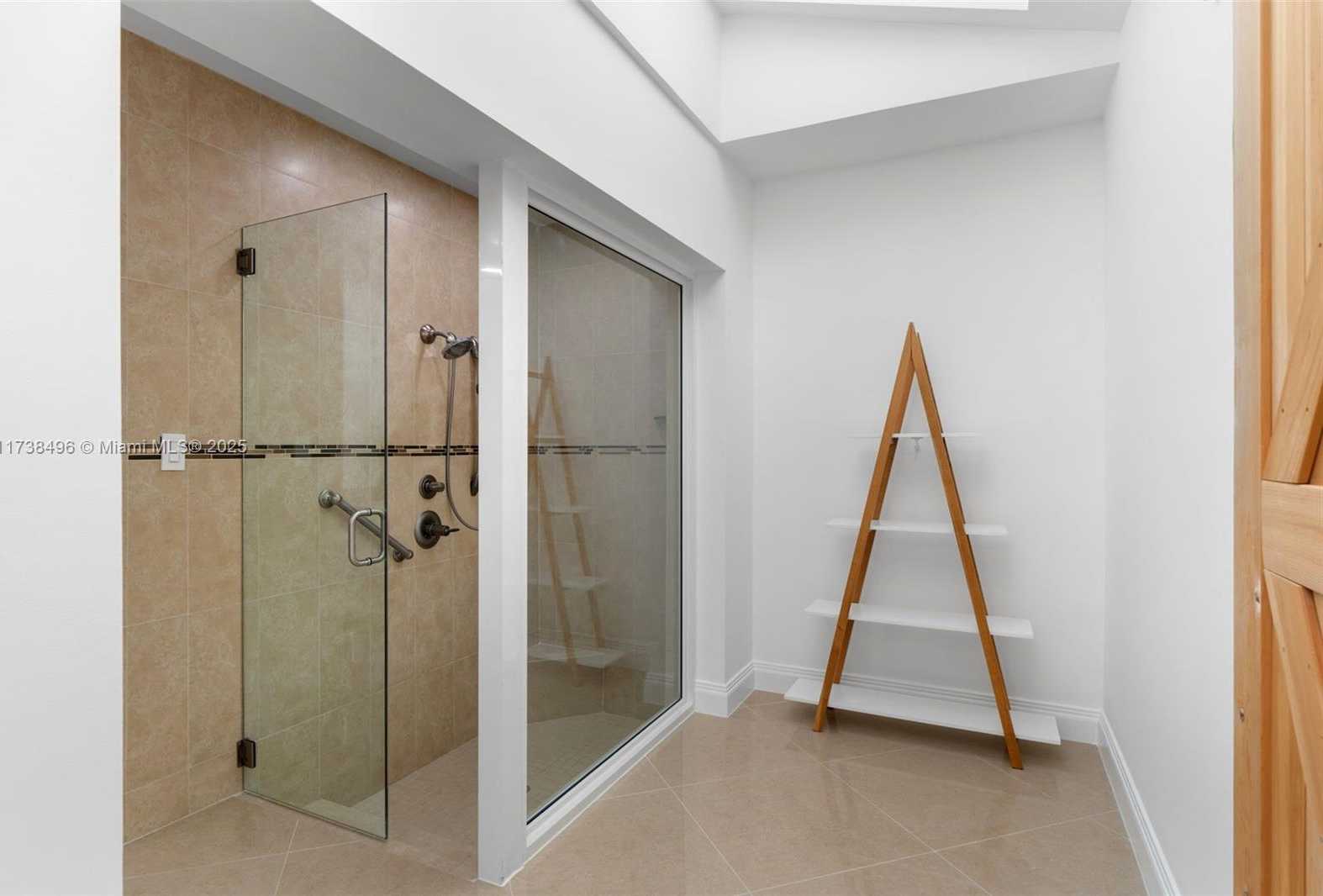 Small Image of 1144 ADAMS ST, Hollywood Number 22