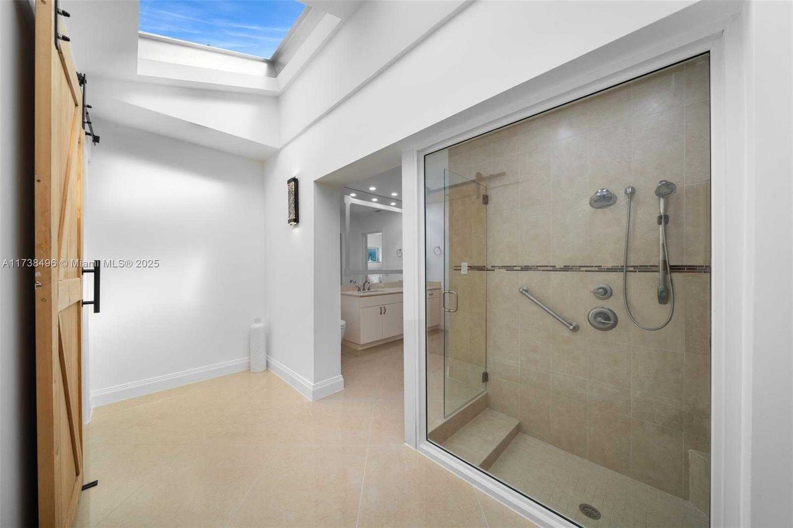 Small Image of 1144 ADAMS ST, Hollywood Number 23