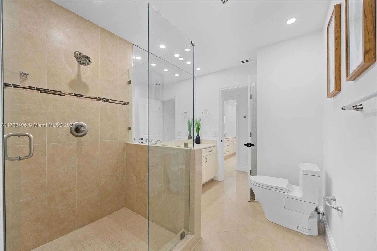 Small Image of 1144 ADAMS ST, Hollywood Number 32